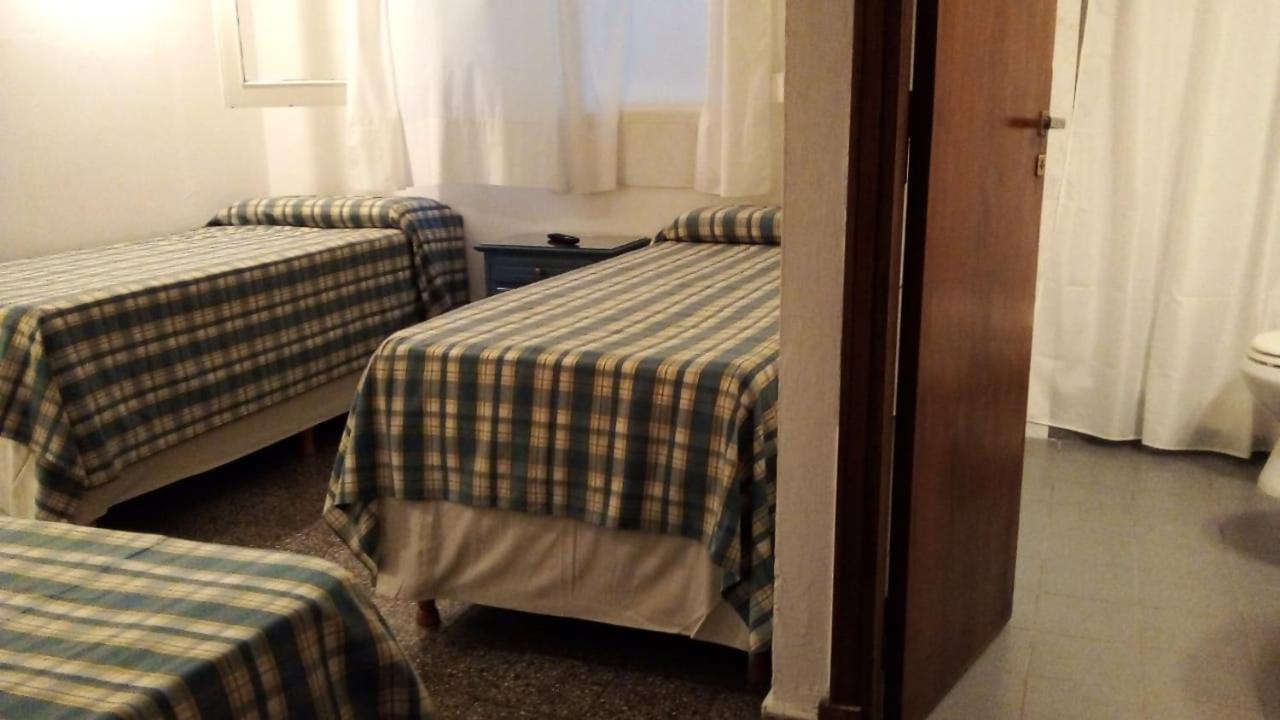 Hosteria Sajonia Villa Gesell Exteriör bild