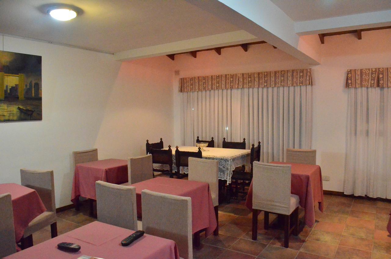 Hosteria Sajonia Villa Gesell Exteriör bild