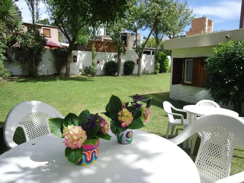 Hosteria Sajonia Villa Gesell Exteriör bild