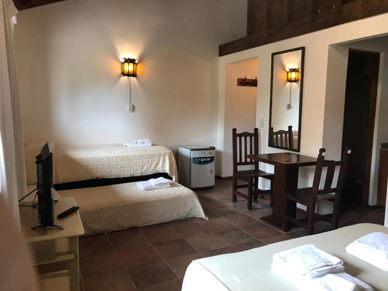 Hosteria Sajonia Villa Gesell Exteriör bild